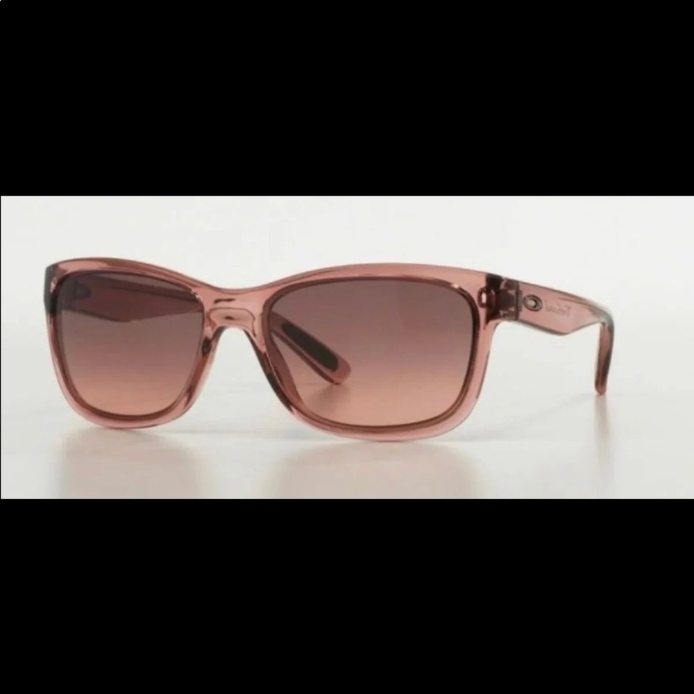 Women’s Oakley shades